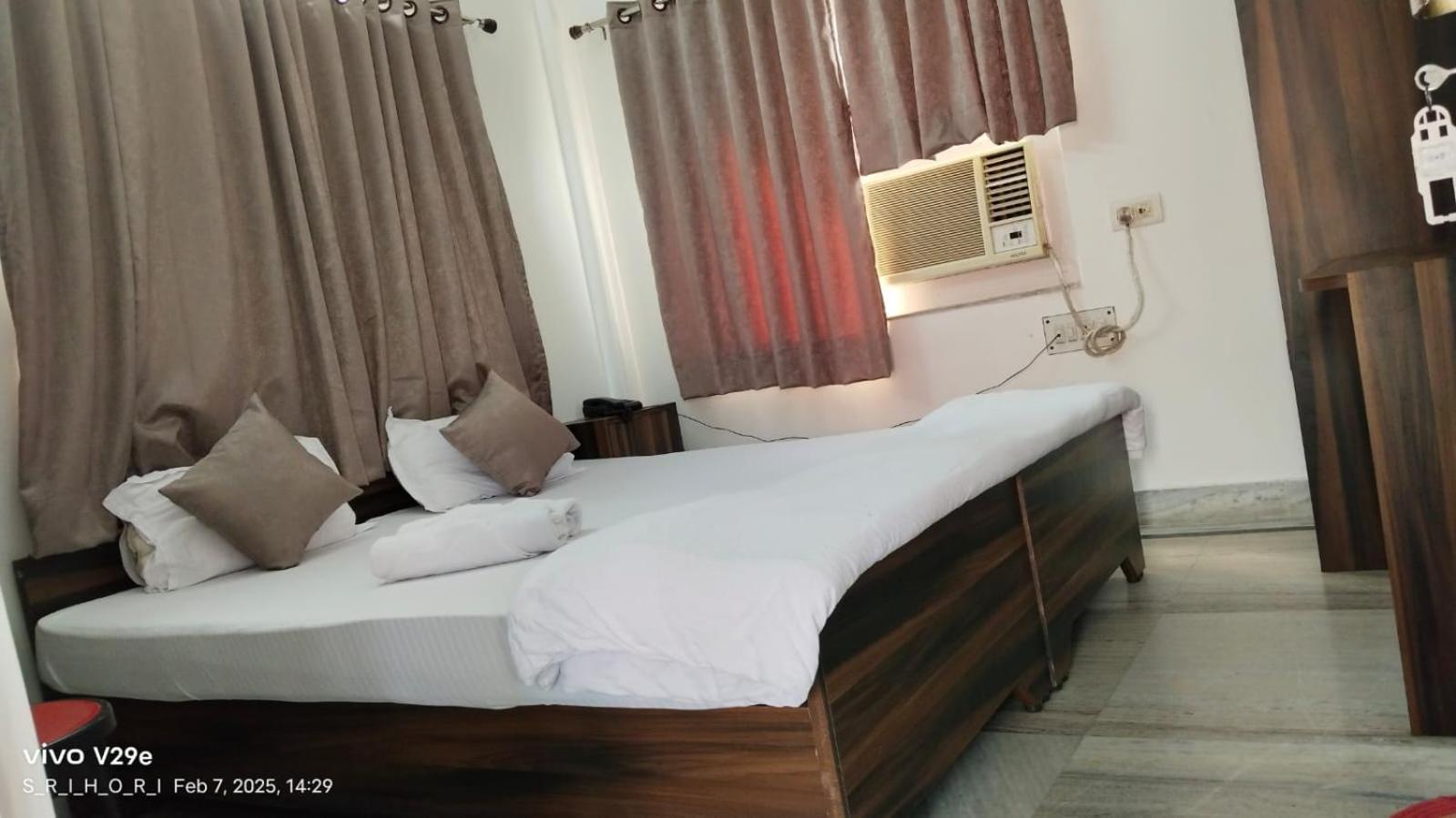 Отель White Heaven New Town Экстерьер фото